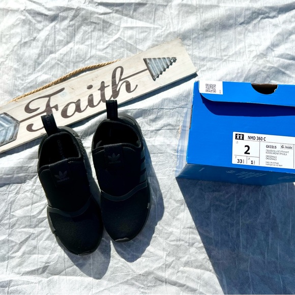 Kids Adidas NMD 360  sz. 2 & a sz. 3 - Picture 8 of 8